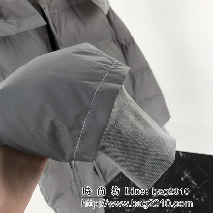 BALENCIAGA巴黎世家 18ss秋冬新款 背後刺繡品牌字母 反光灰色大版棉服 情侶款 ydi1594